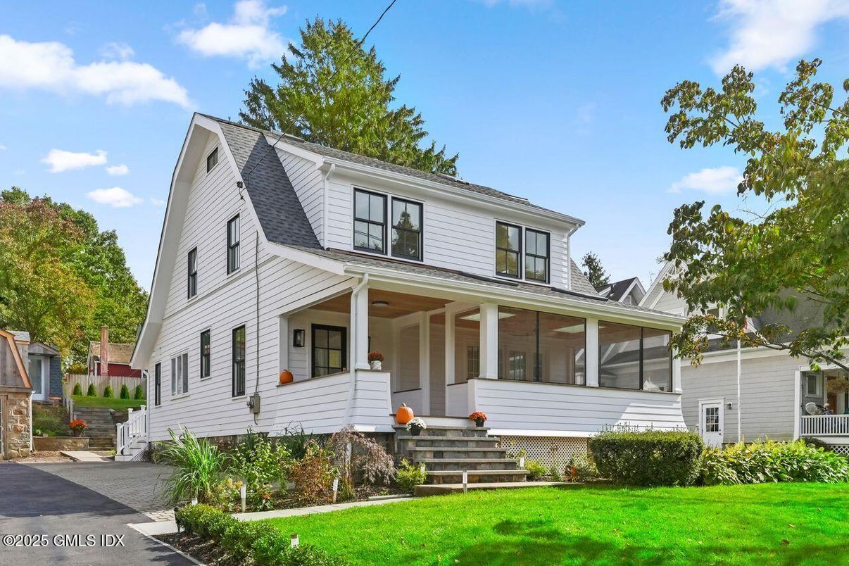 Exterior, Facade, Farmhouse