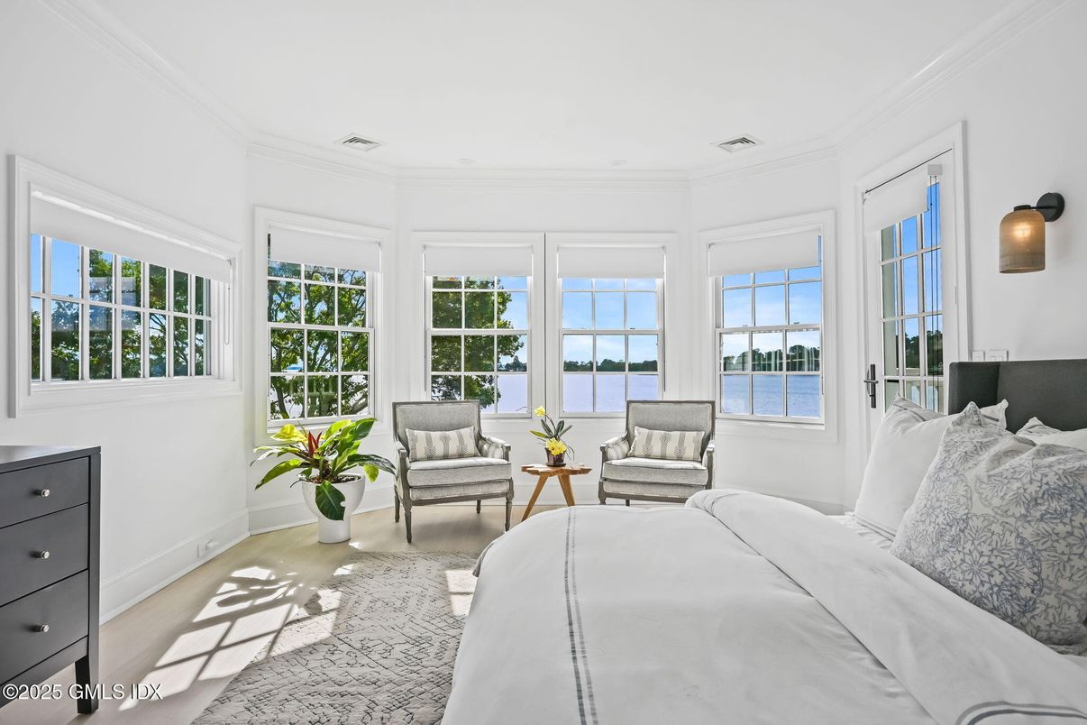 Bedroom, Interior, Water