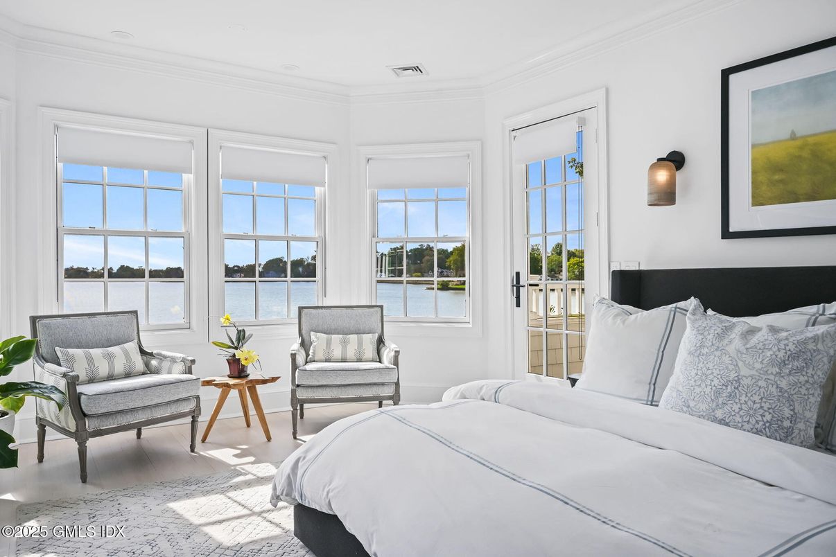 Bedroom, Interior, Water