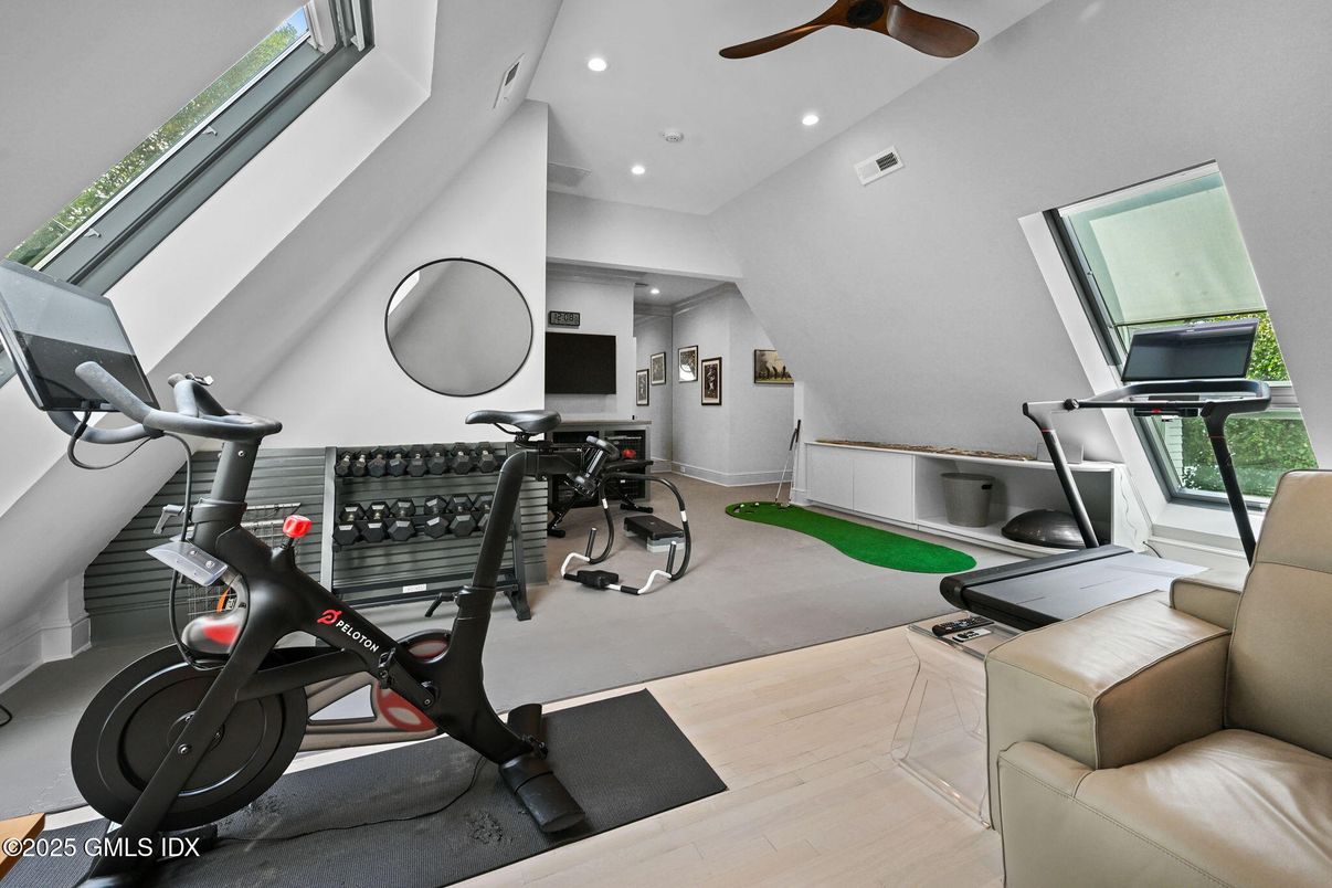 Fitness Equipment, Interior, Recessed Lighting, Wood Texture Flooring