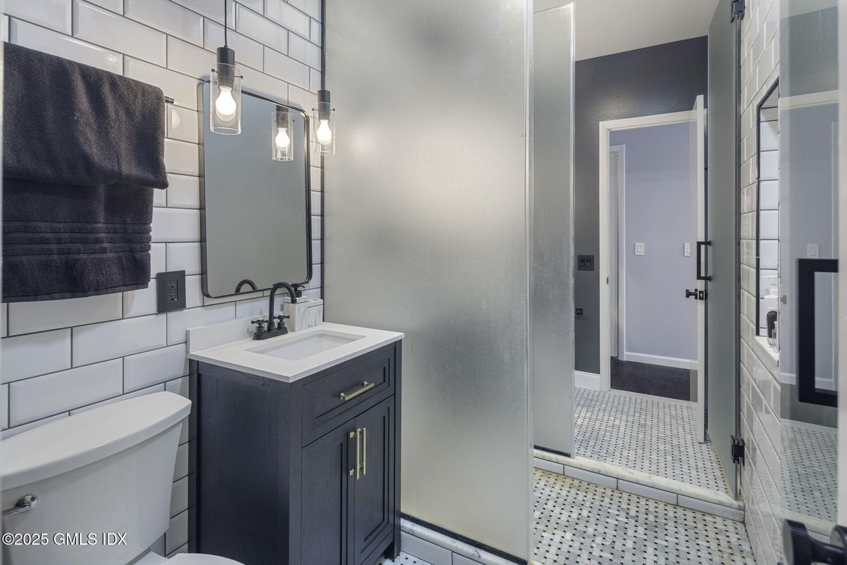 Bathroom, Interior, Pendant Lights