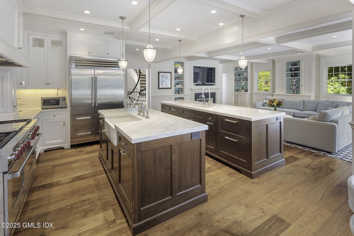 Interior, Kitchen, Living room, Pendant Lights, Recessed Lighting, Stainless Steel Appliances, Wood Texture Flooring