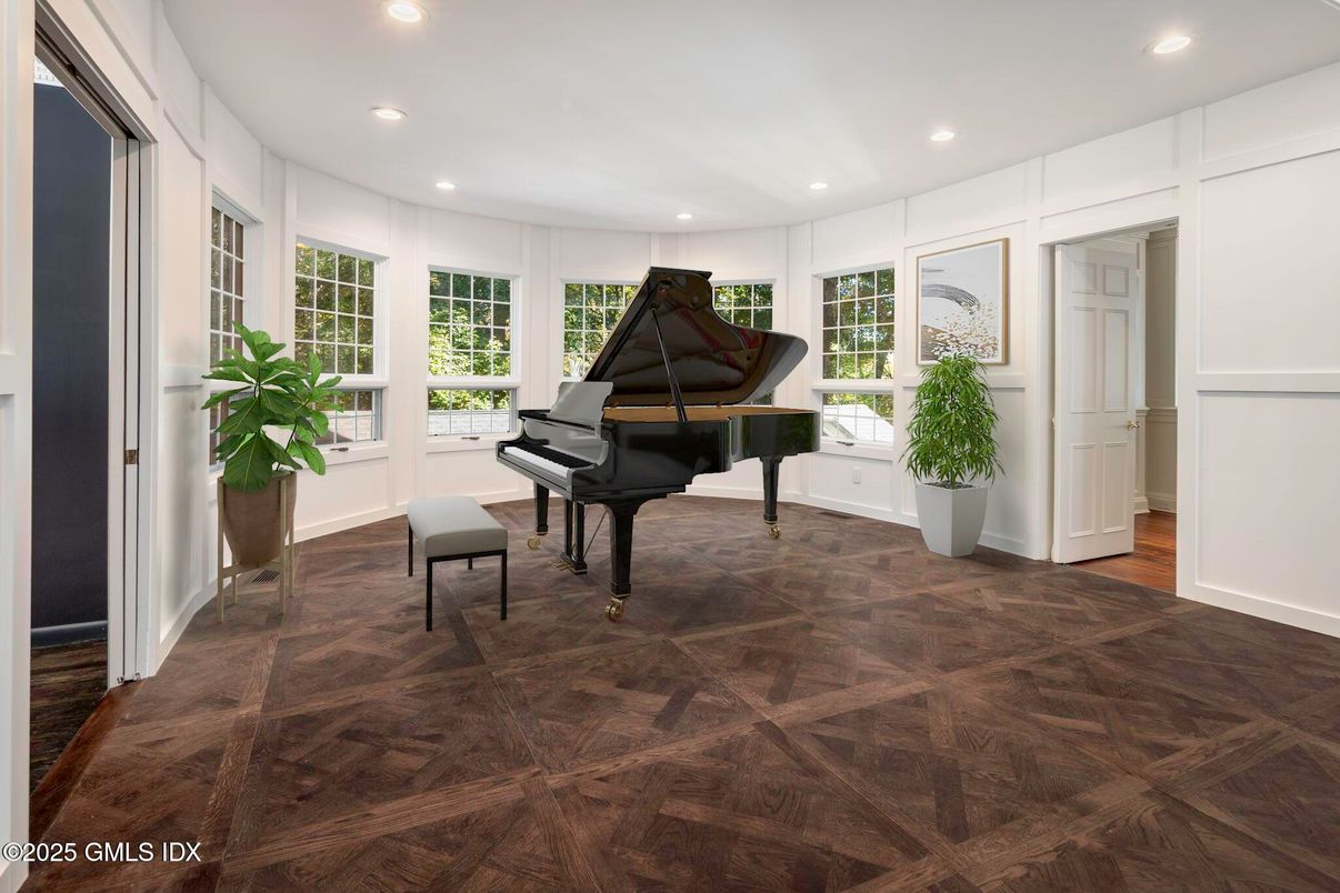 Interior, Piano, Recessed Lighting, Wood Texture Flooring