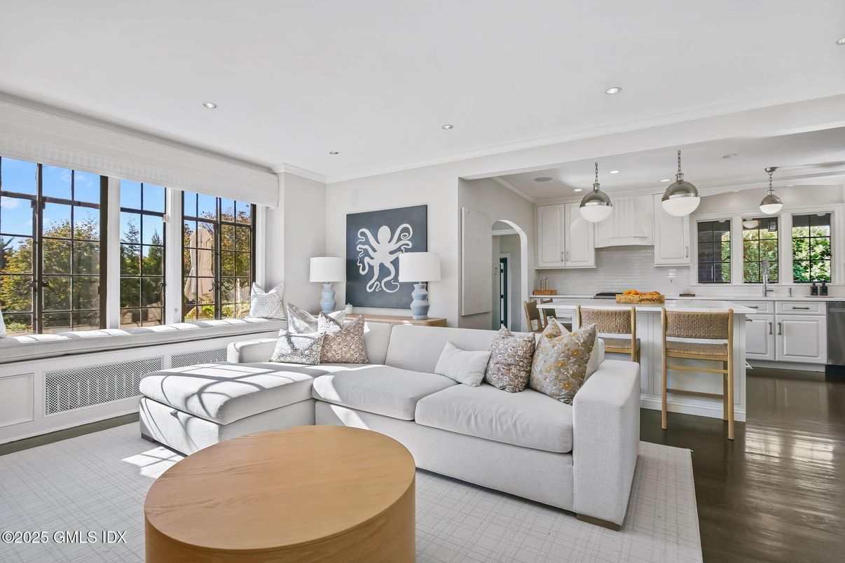 Interior, Kitchen, Living room, Pendant Lights, Recessed Lighting, Stainless Steel Appliances, Wood Texture Flooring
