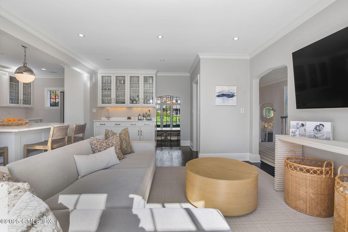 Dining room, Interior, Living room, Pendant Lights, Recessed Lighting