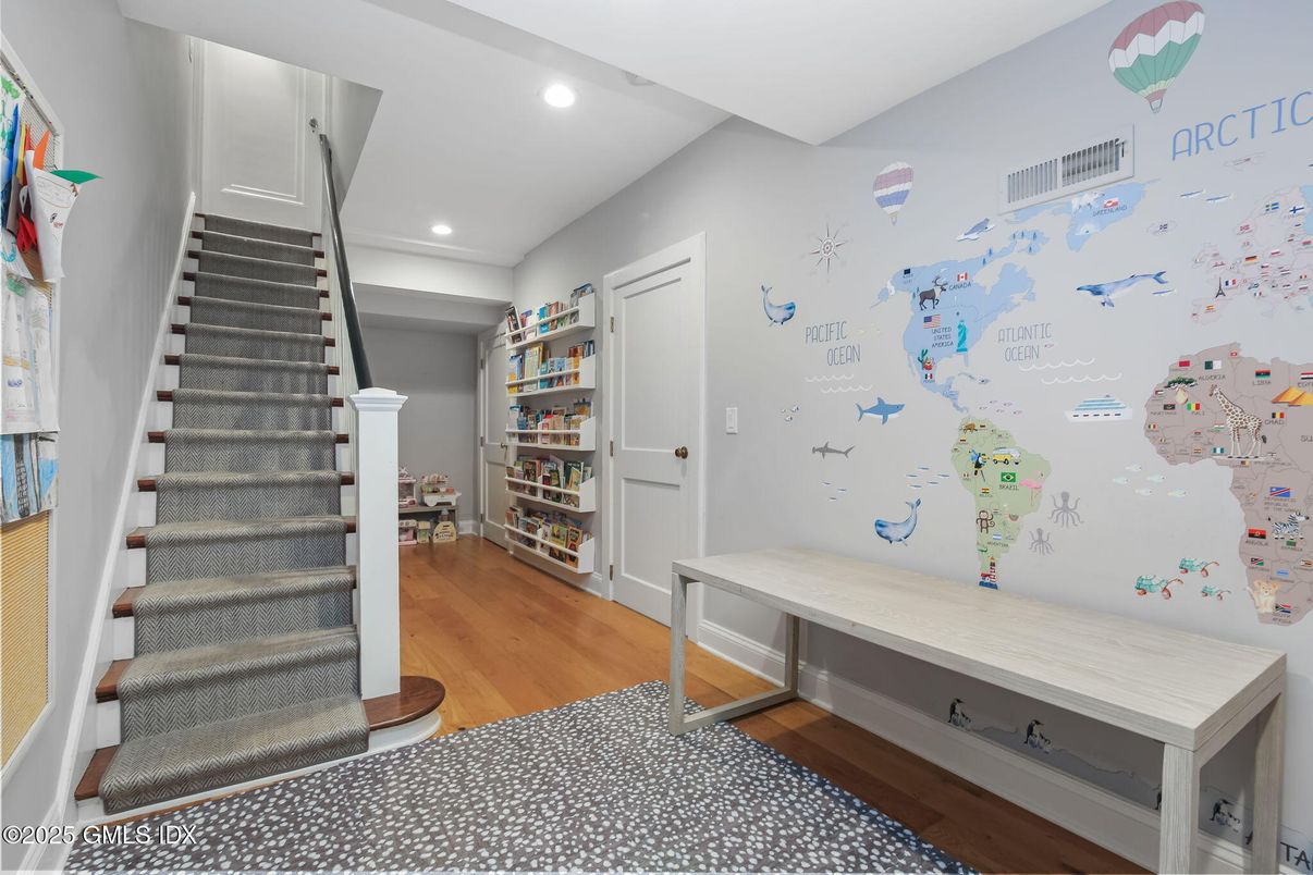 Interior, Recessed Lighting, Wood Texture Flooring