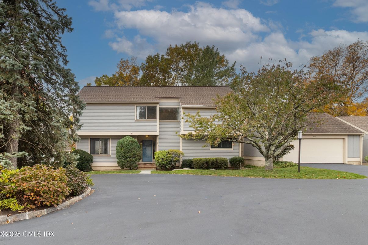 Attached, Exterior, Facade, Raised Ranch