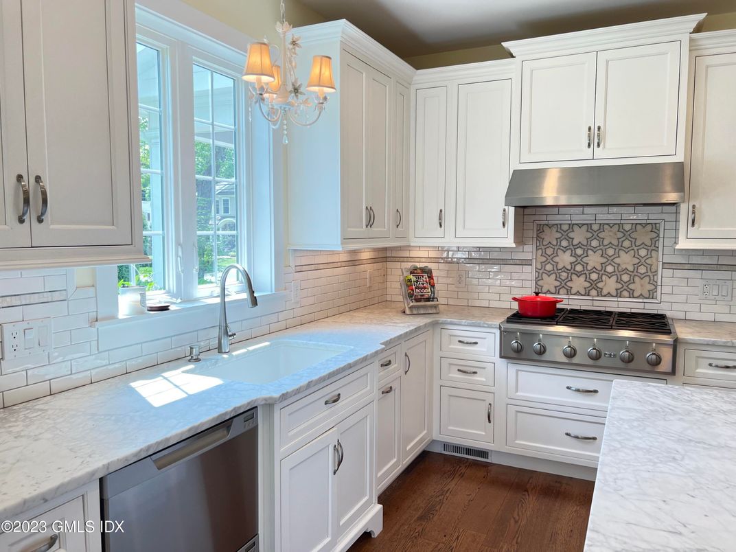 Chandelier, Interior, Kitchen, Stainless Steel Appliances, Wood Texture Flooring