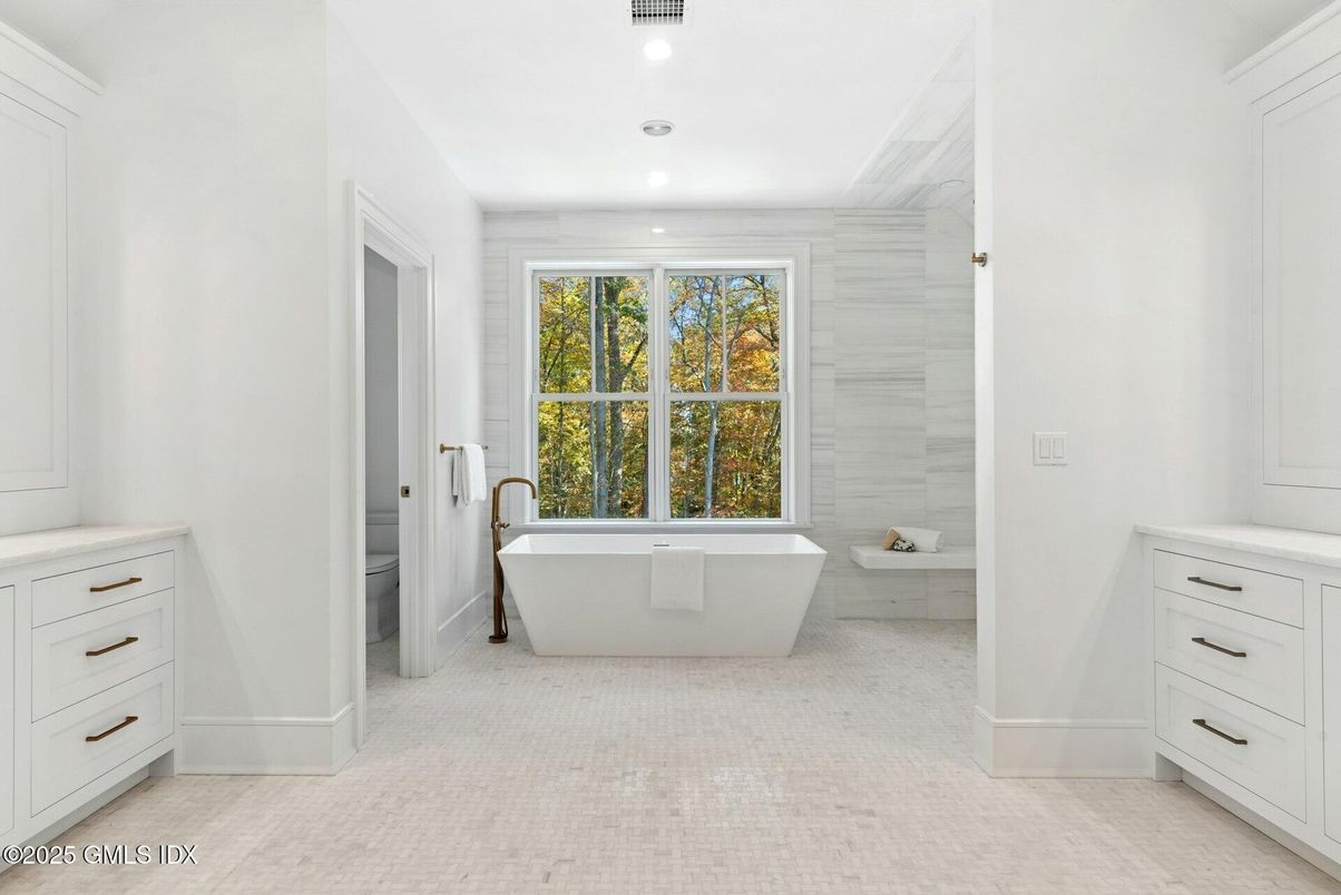 Bathroom, Free Standing Baths, Interior, Recessed Lighting