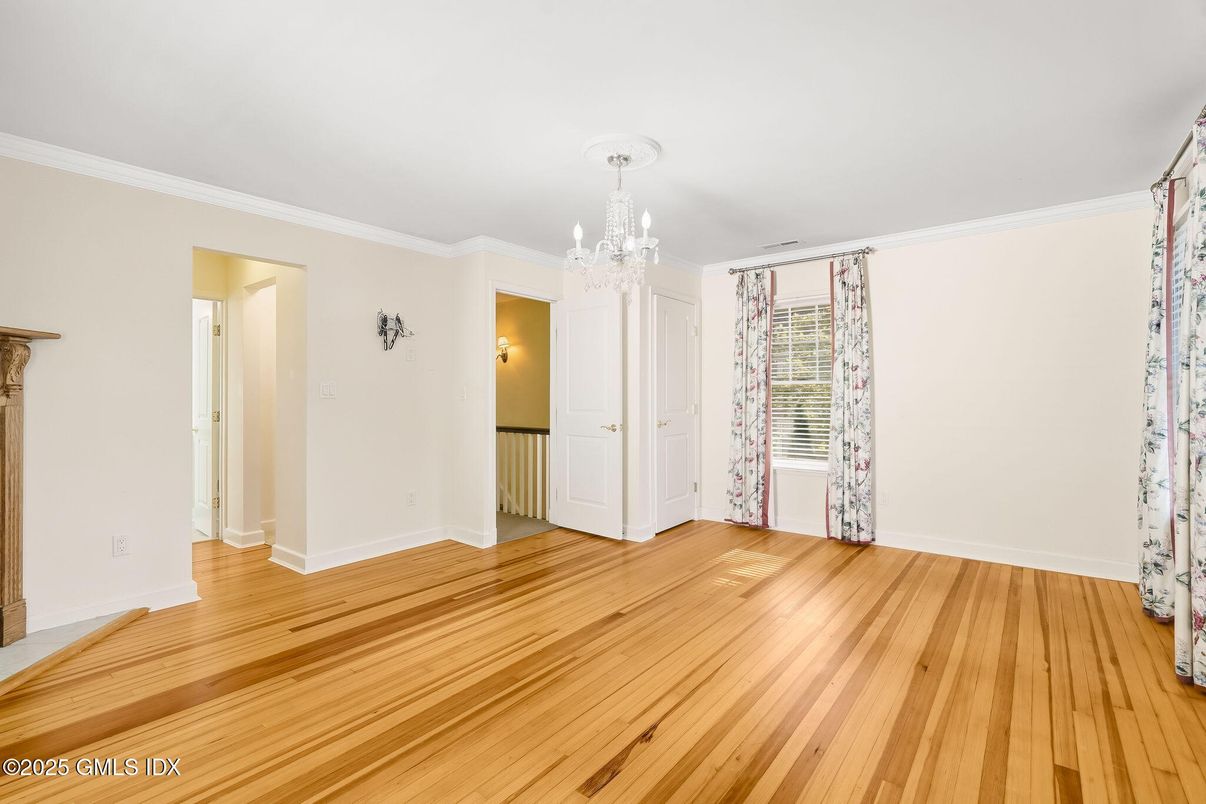 Chandelier, Empty room, Interior, Wood Texture Flooring