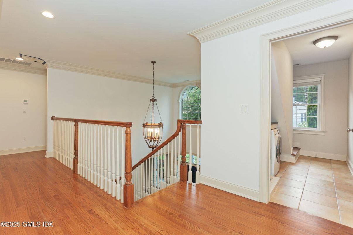 Interior, Pendant Lights, Recessed Lighting, Wood Texture Flooring