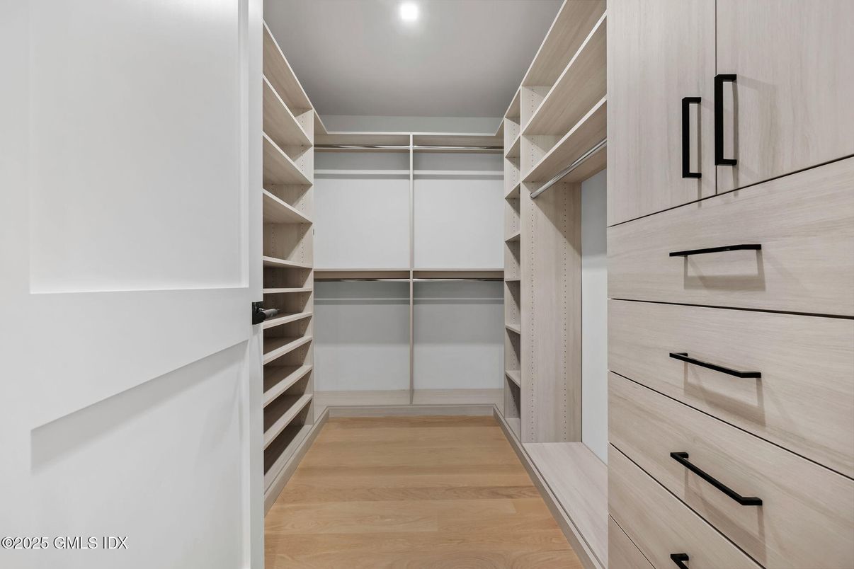 Interior, Recessed Lighting, Walk-in Closets, Wood Texture Flooring