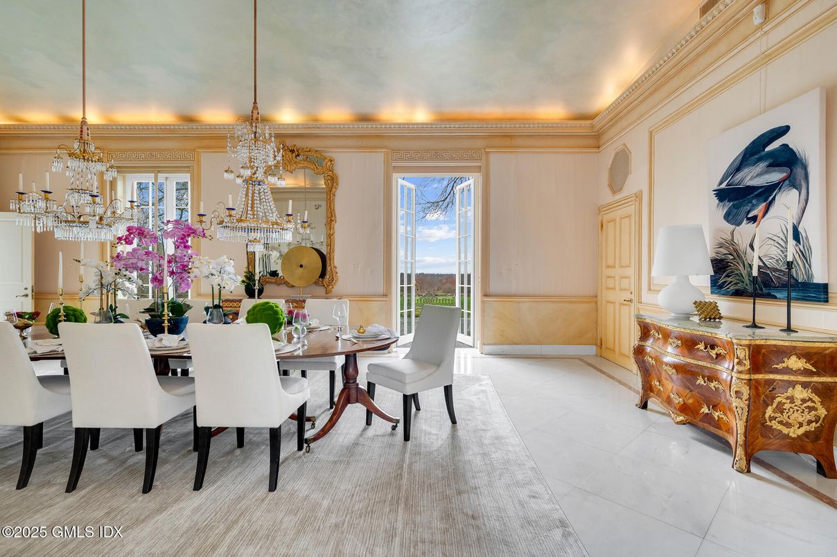 Chandelier, Dining room, Interior