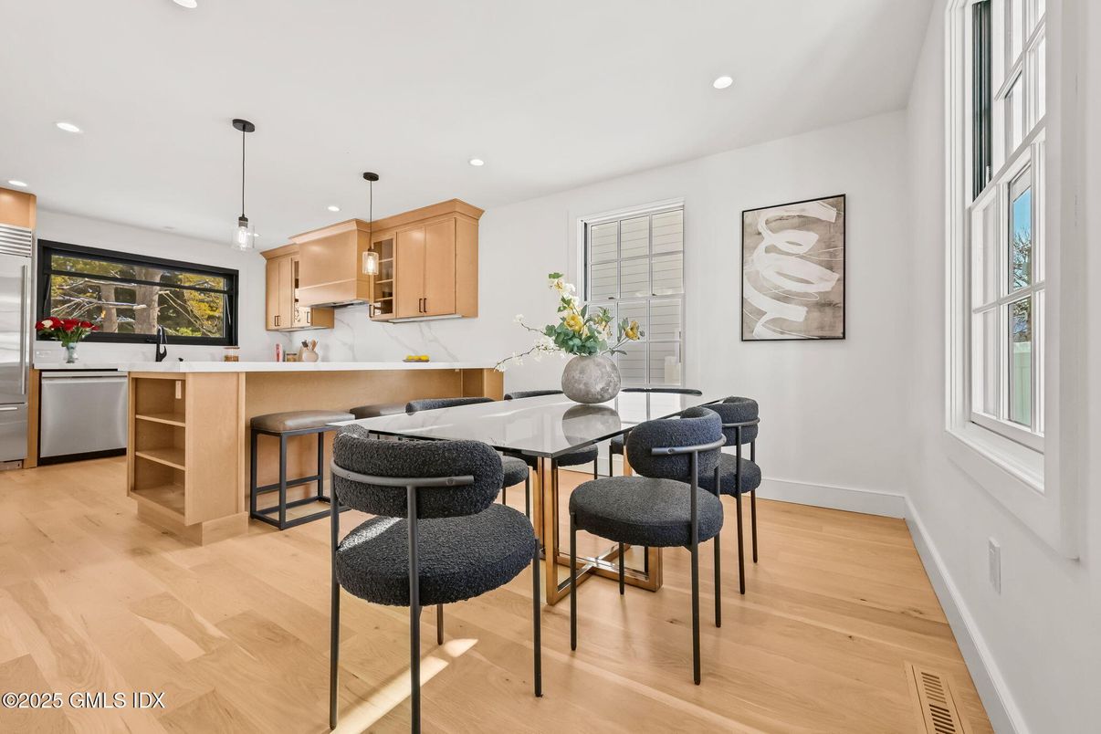 Dining room, Interior, Kitchen, Pendant Lights, Recessed Lighting, Wood Texture Flooring