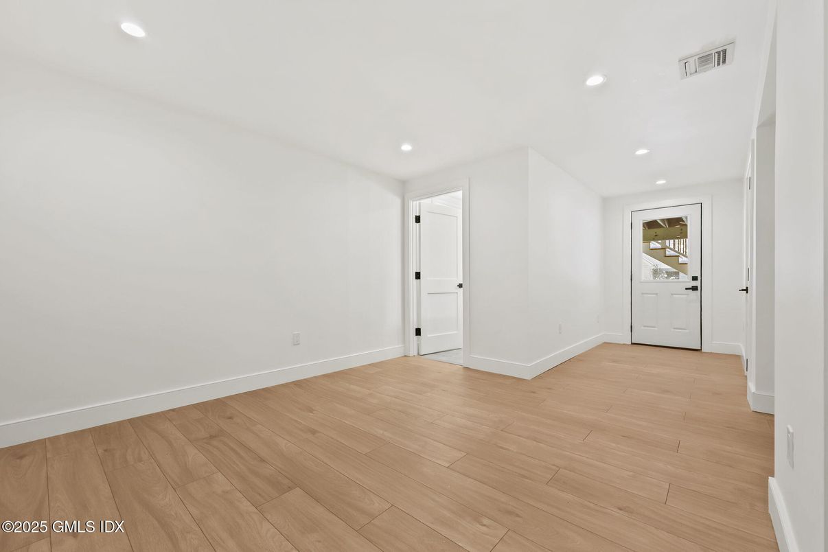 Empty room, Interior, Recessed Lighting, Wood Texture Flooring