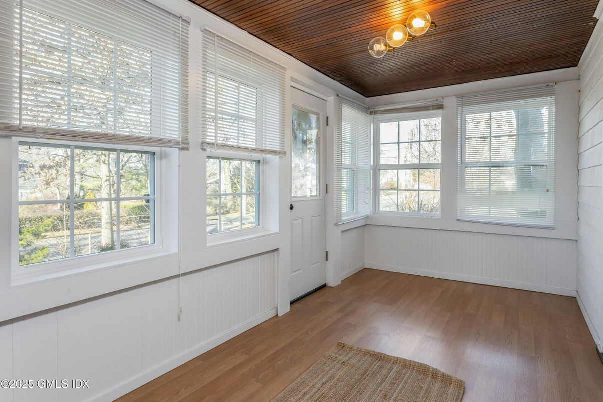 Empty room, Interior, Wooden Ceilings, Wood Texture Flooring