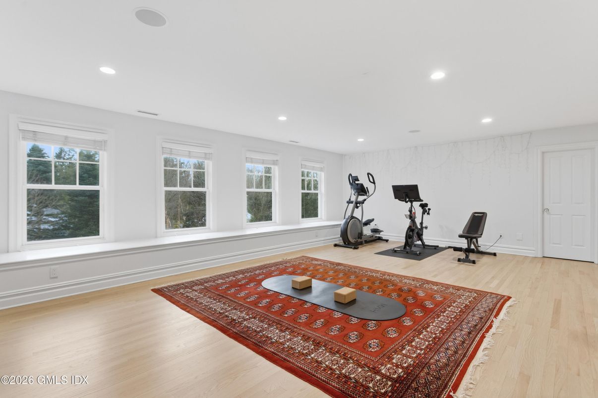 Fitness Equipment, Interior, Recessed Lighting, Wood Texture Flooring