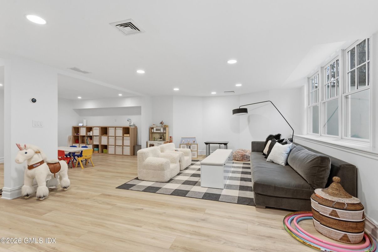 Interior, Recessed Lighting, Wood Texture Flooring