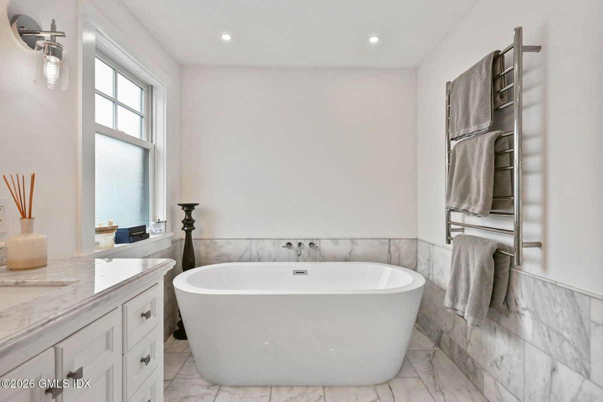Bathroom, Free Standing Baths, Interior, Marble, Recessed Lighting
