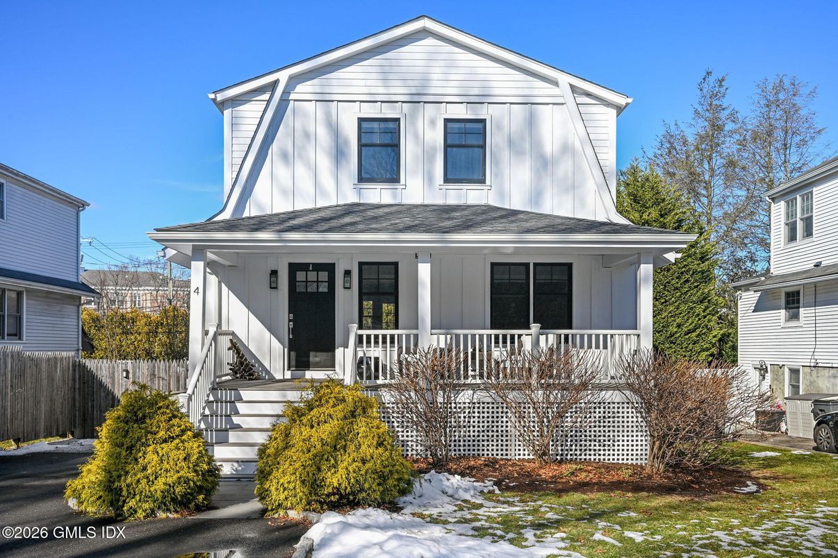 Exterior, Facade, Queen Anne Victorian