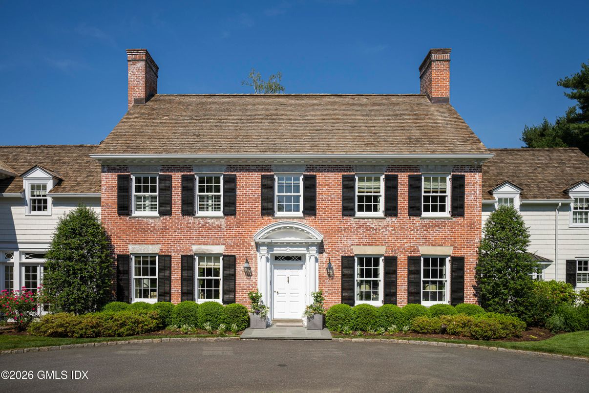 Exterior, Facade, Brick Facade, Georgian
