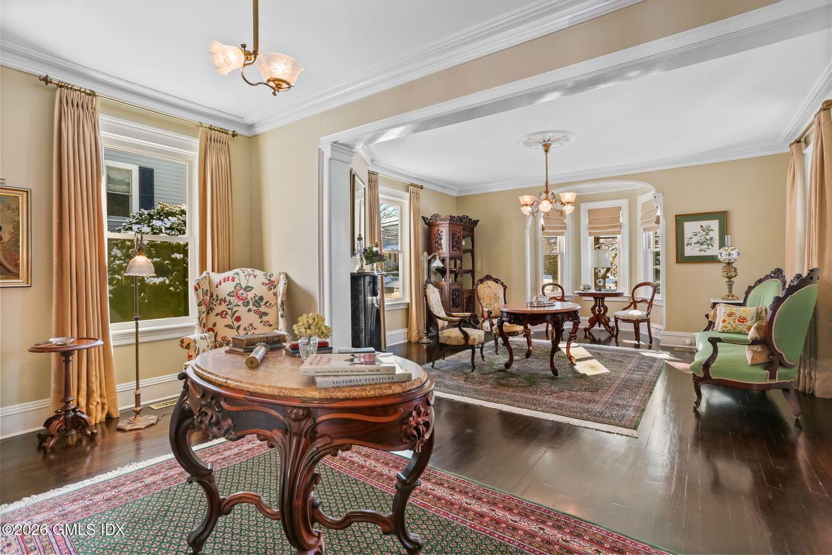 Chandelier, Dining room, Interior, Living room, Pendant Lights, Wood Texture Flooring