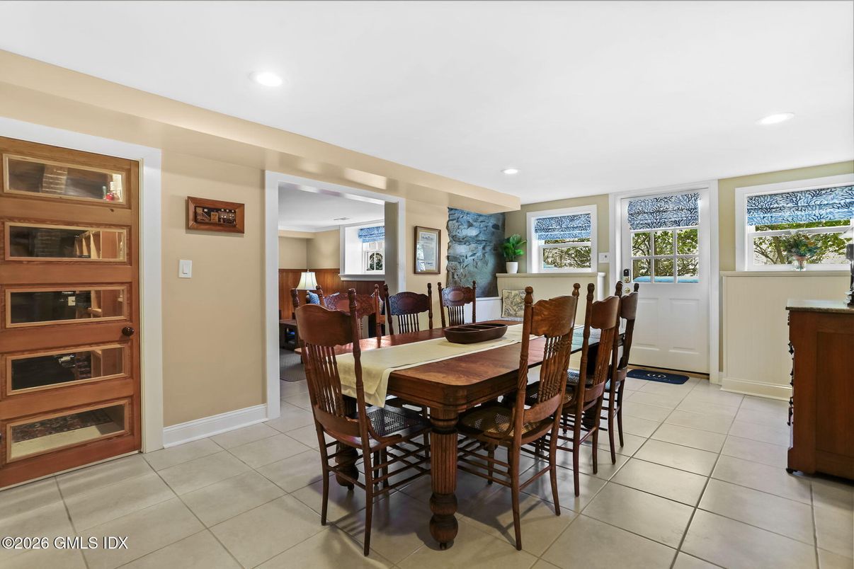 Dining room, Interior, Recessed Lighting