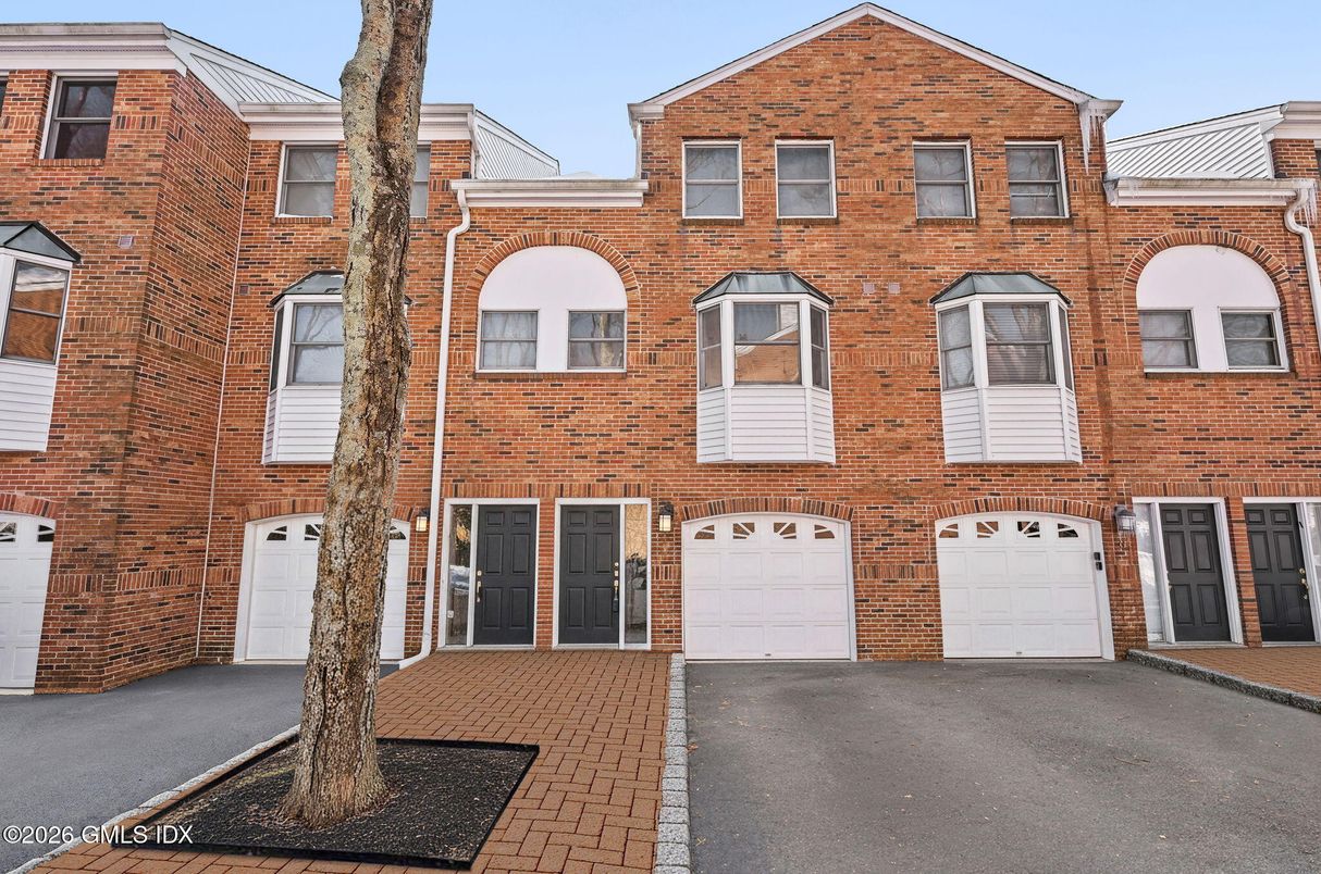 Attached, Exterior, Facade, Brick Facade, Rowhouse