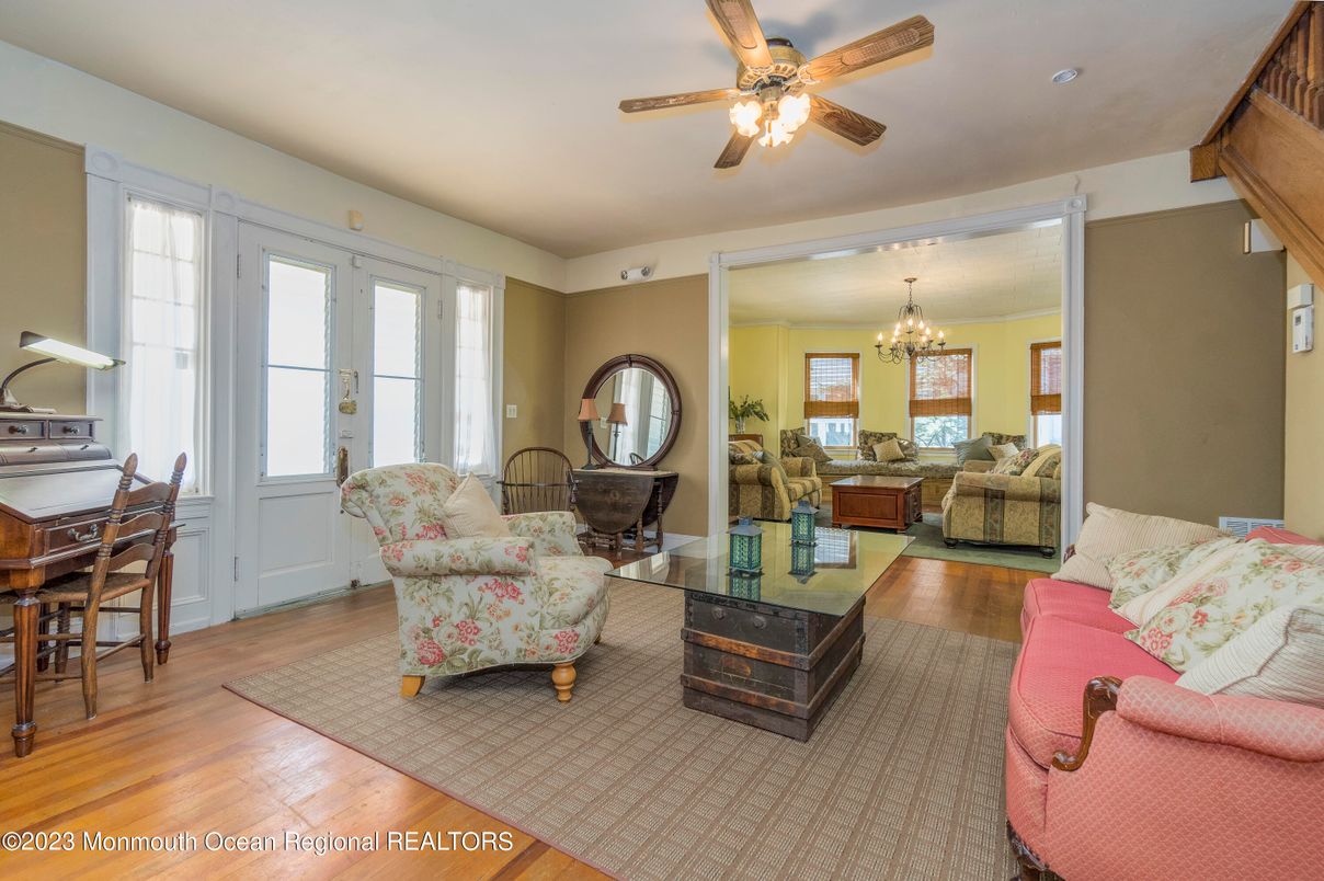 Chandelier, Dining room, Interior, Living room, Wood Texture Flooring