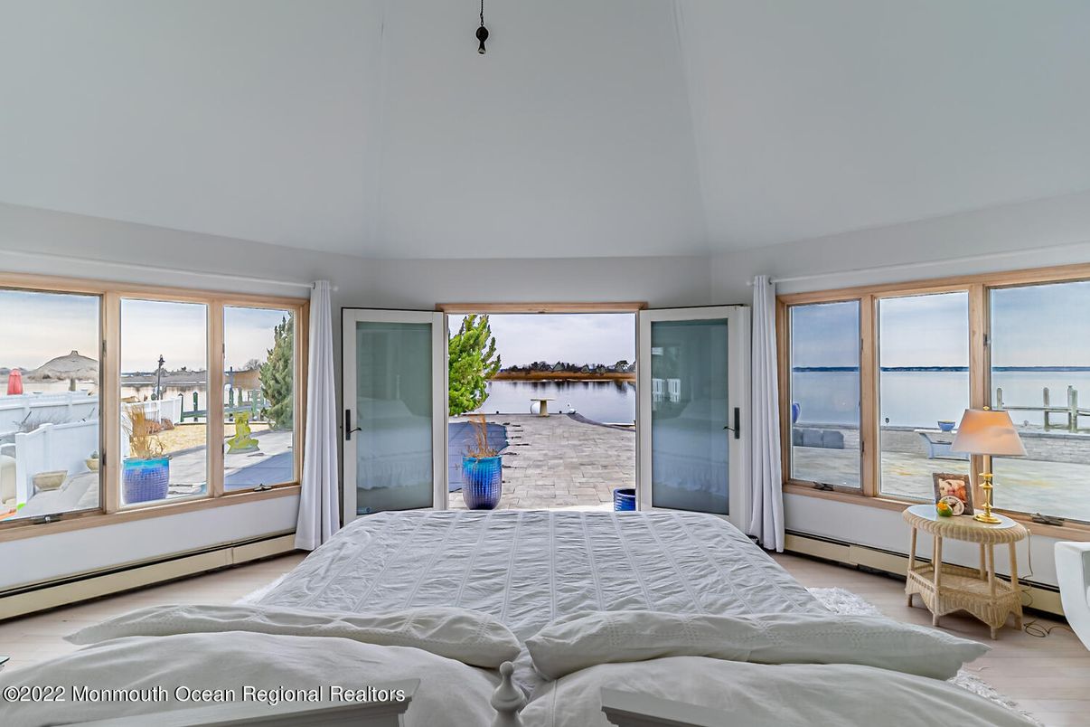 Bedroom, Interior, Water