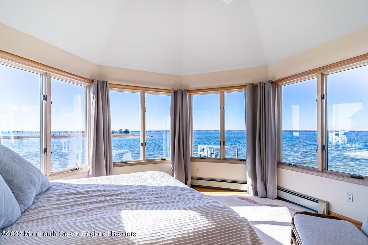 Bedroom, Interior, Water