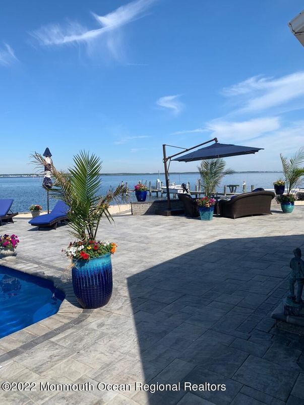 Exterior, Pool, Water