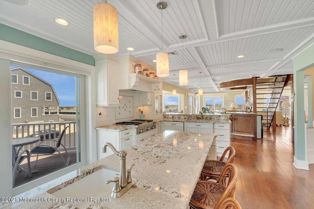 Interior, Kitchen, Pendant Lights, Recessed Lighting, Wood Texture Flooring