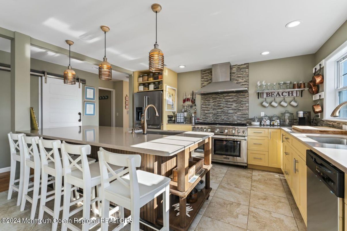 Interior, Kitchen, Pendant Lights, Recessed Lighting, Stainless Steel Appliances