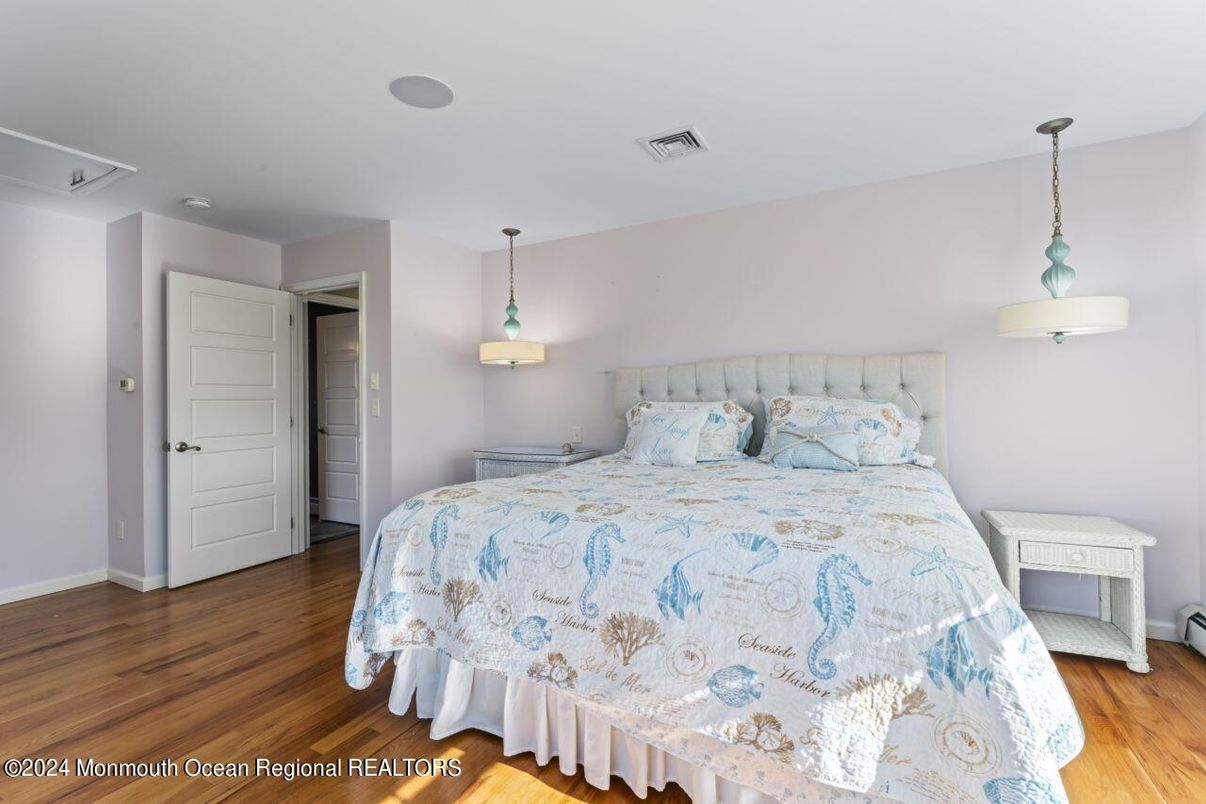 Bedroom, Interior, Pendant Lights, Wood Texture Flooring