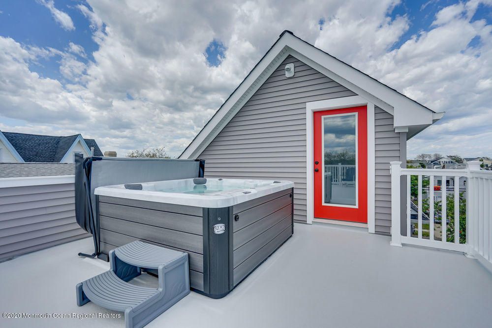Exterior, Hot Tub