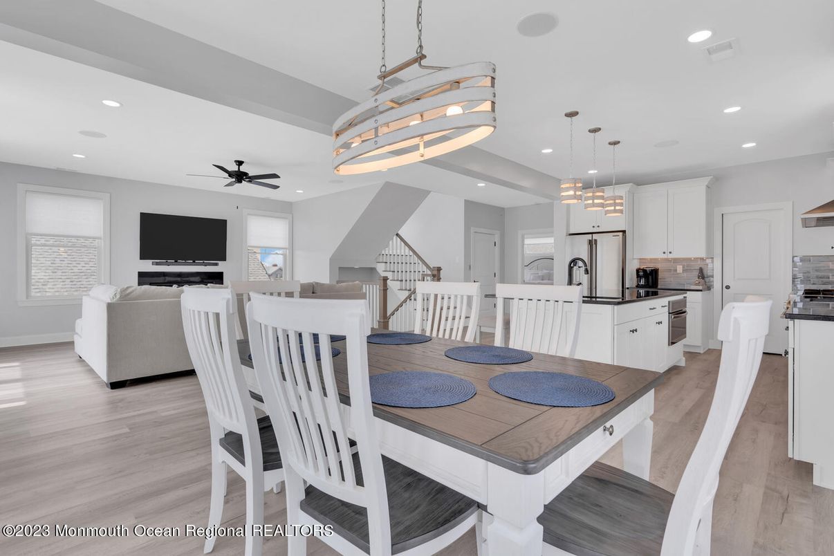 Dining room, Interior, Kitchen, Living room, Pendant Lights, Recessed Lighting, Wood Texture Flooring