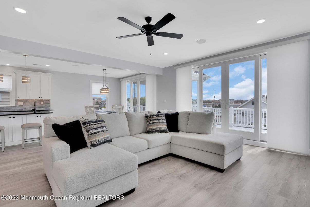 Dining room, Interior, Kitchen, Living room, Pendant Lights, Recessed Lighting, Wood Texture Flooring