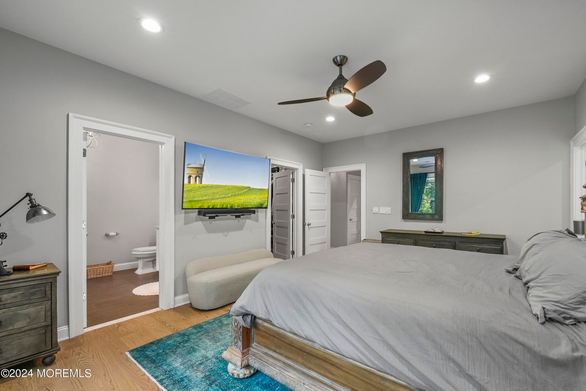 Bathroom, Bedroom, Interior, Recessed Lighting, Wood Texture Flooring