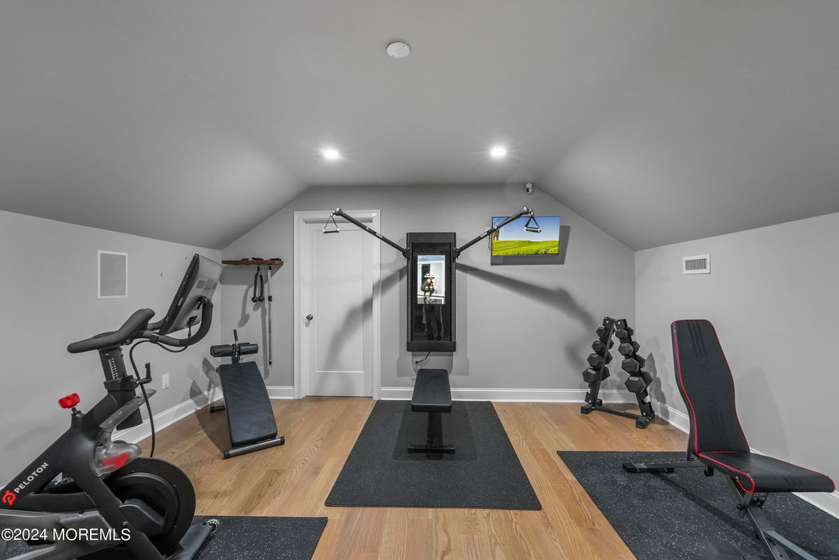 Fitness Equipment, Interior, Recessed Lighting, Wood Texture Flooring