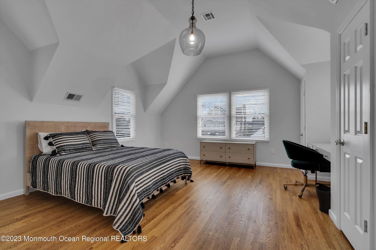 Bedroom, Home Office, Interior, Pendant Lights, Wood Texture Flooring