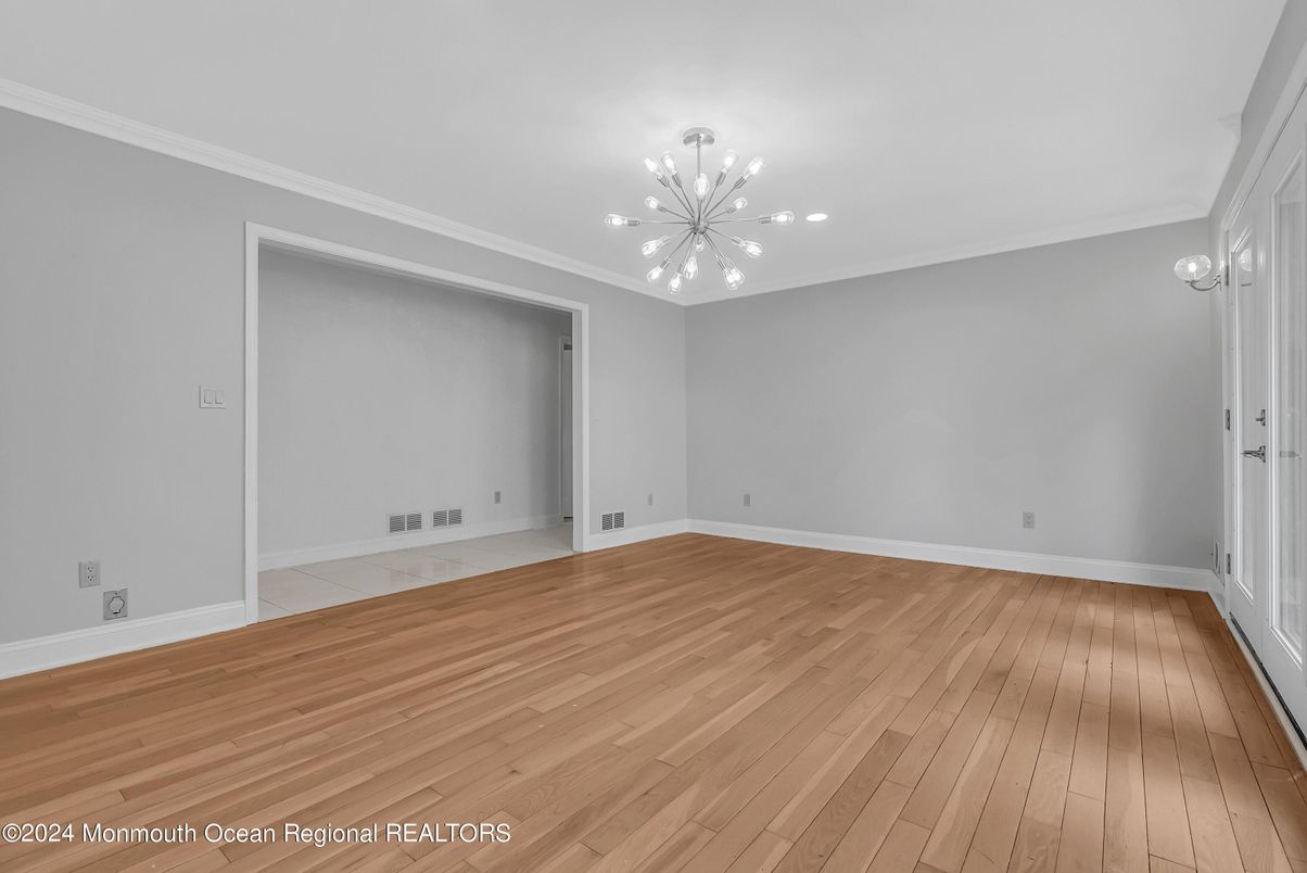 Empty room, Interior, Pendant Lights, Wood Texture Flooring