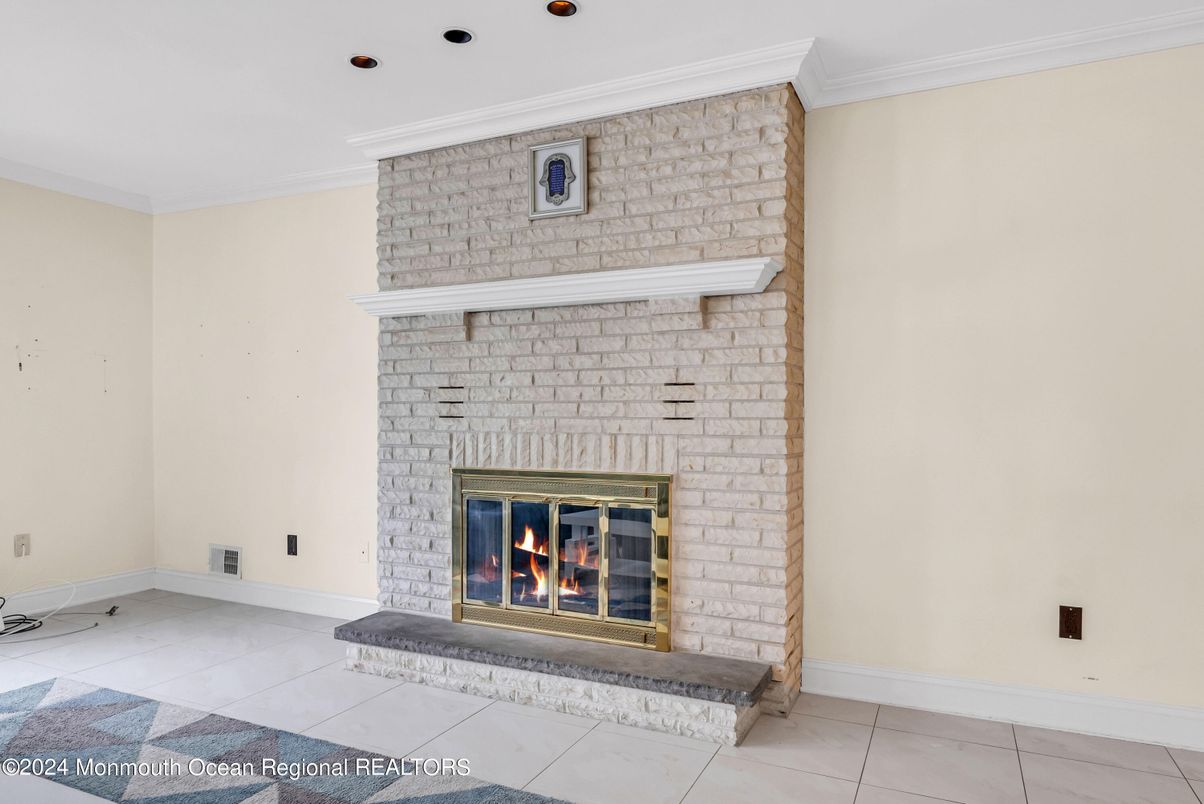 Fireplace, Interior, Recessed Lighting