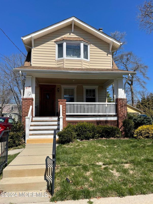 Exterior, Facade, American Craftsman