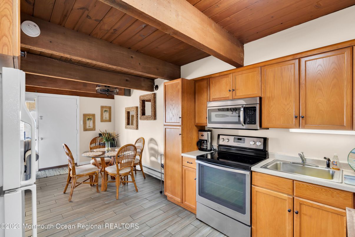 Dining room, Interior, Kitchen, Wooden Beams, Wooden Ceilings, Wood Texture Flooring