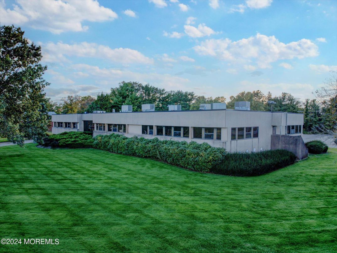Backyard, Exterior, Facade, Modern