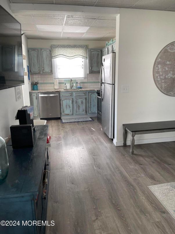 Interior, Kitchen, Stainless Steel Appliances, Wood Texture Flooring