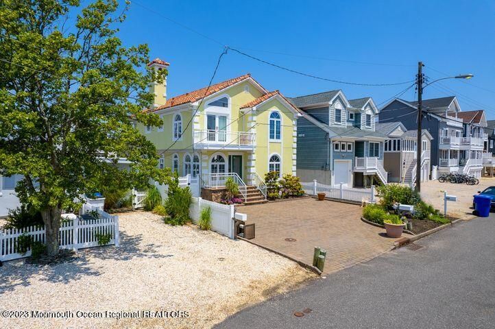 Backyard, Exterior, Facade, Mediterranean