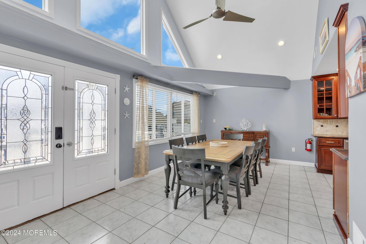 Dining room, Interior, Recessed Lighting