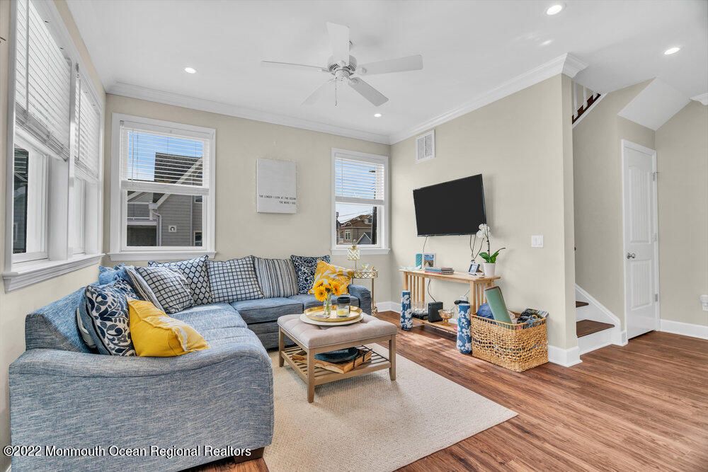 Interior, Living room, Recessed Lighting, Wood Texture Flooring